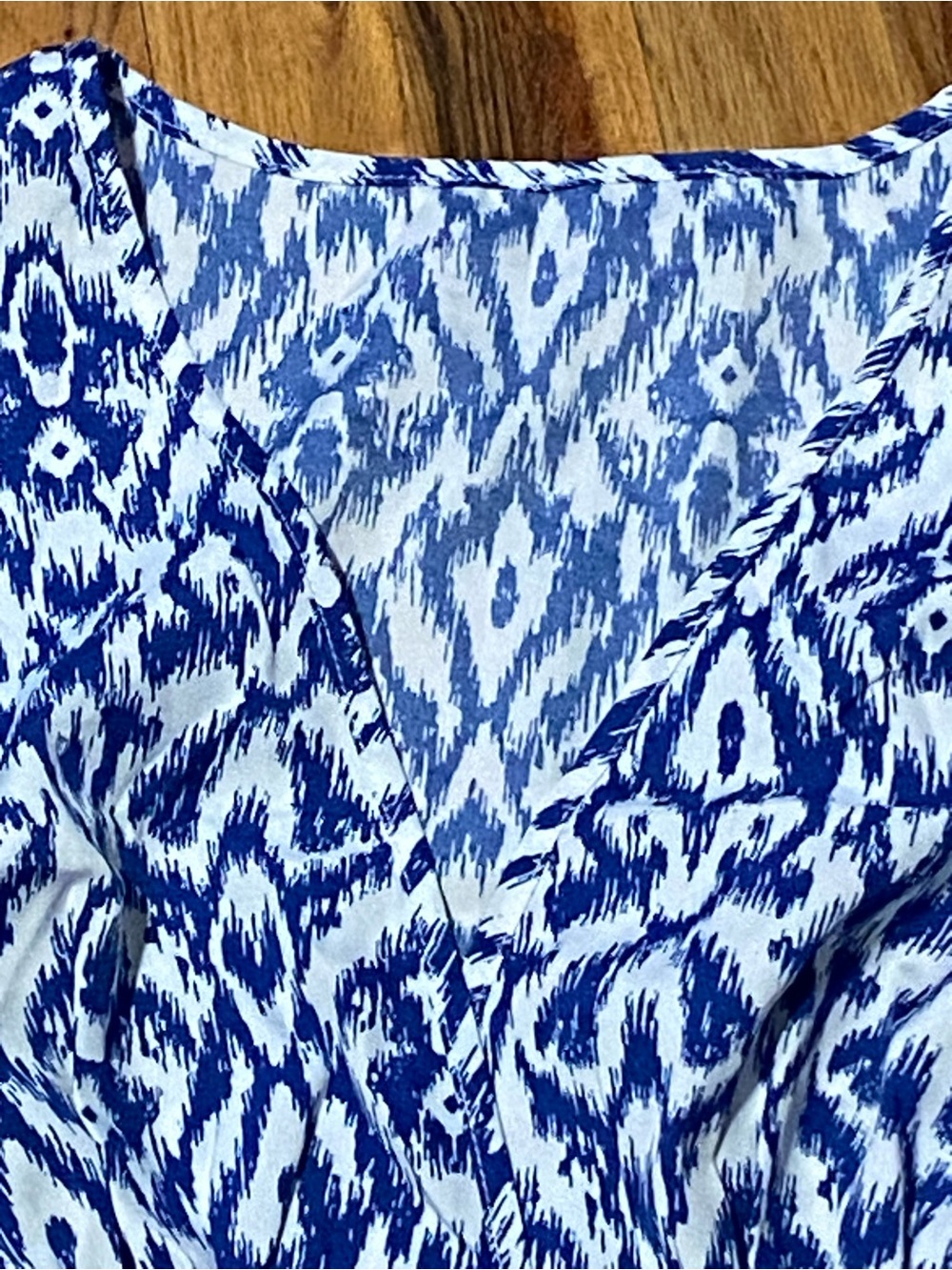 SHEIN Blue White Ikat Print Mini Dress Size L Flutter Sleeve Button Front - Picture 4 of 6